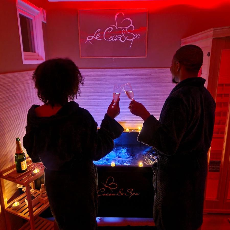Derniere Reservations Avant Indisponibilite En Septembre Pour 12 Mois, Illimites Jacuzzi Spa Bain A Remous Interieur, Sauna Interieur, Parking Reserve, Vue Et Acces Parc, Prestations Uniques, 1Er Etage Corbeil-Essonnes Eksteriør billede