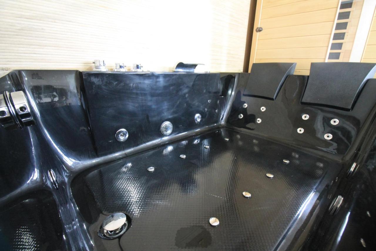 Derniere Reservations Avant Indisponibilite En Septembre Pour 12 Mois, Illimites Jacuzzi Spa Bain A Remous Interieur, Sauna Interieur, Parking Reserve, Vue Et Acces Parc, Prestations Uniques, 1Er Etage Corbeil-Essonnes Eksteriør billede